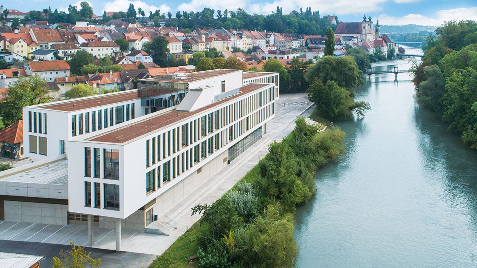Luftaufnahme des FH3-Gebäudes am Campus Steyr