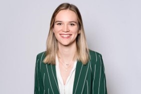 Porträtfoto der Absolventin Steininger Lisa