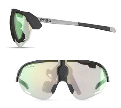 Augmented-Reality (AR)-Sportbrille von der Seite und von vorne abgebildet.