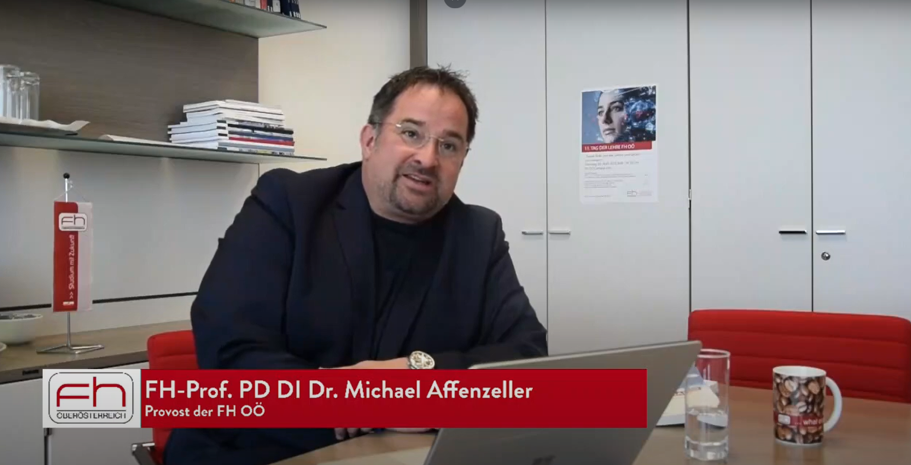 Auf diesem Bild ist FH-Prof. PD DI Dr. Michael Affenzeller, Provost der FH OÖ, zu sehen.