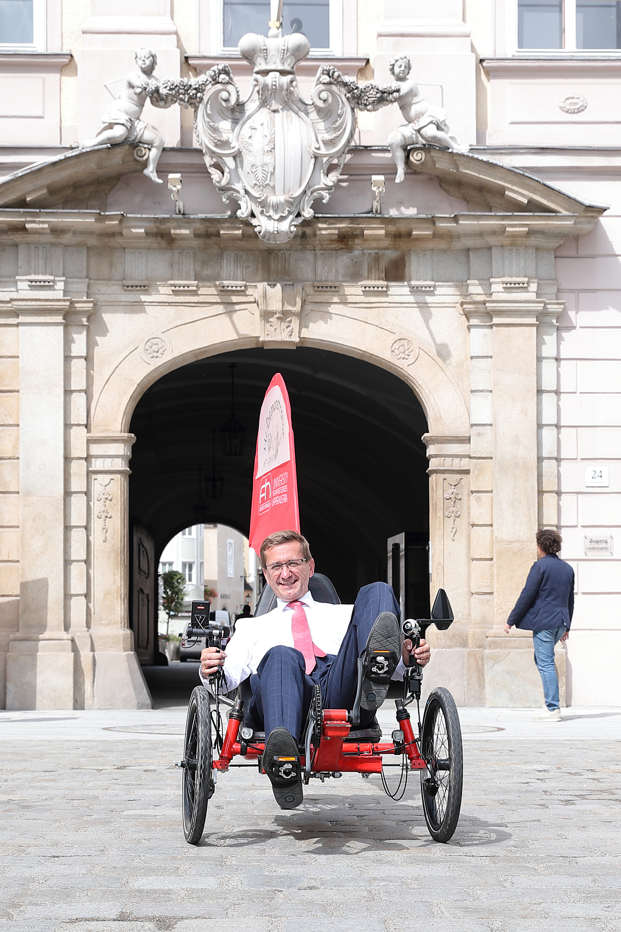 Markus Achleitner bei einer Testfahrt mit einem Liegerad